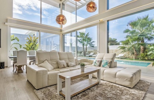 San Fulgencio Villa | Homerez - Luxury Villa San Fulgencio + Pool