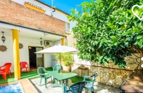 El Bosque House | Homerez - Spacious house for 4 ppl. with swimming-pool and terrace at El Bosque