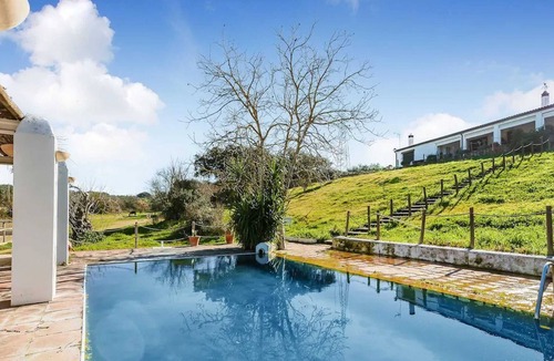 Valverde de Leganes Villa | Homerez - Villa mountain view - Valverde