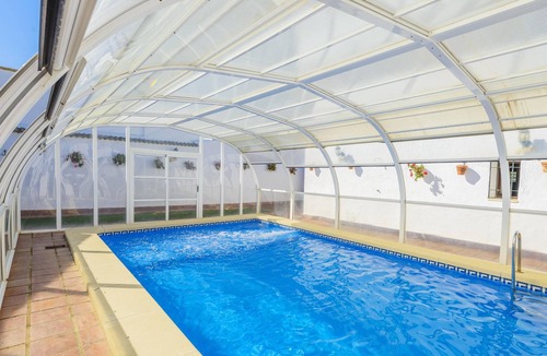 Rivero de Posadas Villa | Homerez - Villa for 20 ppl. with swimming-pool and terrace at Rivero de Posadas