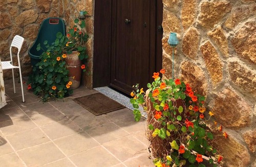 Merida Villa | Homerez - Villa for 5 ppl. with swimming-pool, garden and terrace at Merida