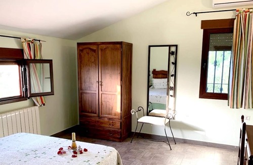 Pozo Alcon Villa | Homerez - Villa for 6 ppl. with swimming-pool, jacuzzi and garden at Pozo Alcón