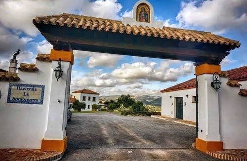 Puerto Serrano Villa | Homerez - Villa in Puerto Serrano
