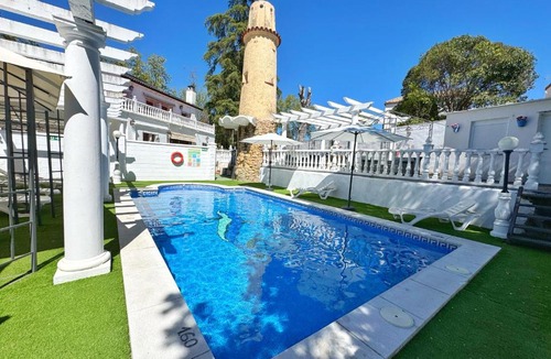 El Brillante House | Hostal El Brillante - Alojamientos El Duque