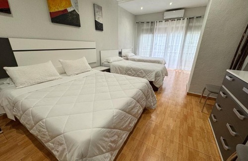 El Brillante House | Hostal El Brillante - Alojamientos El Duque