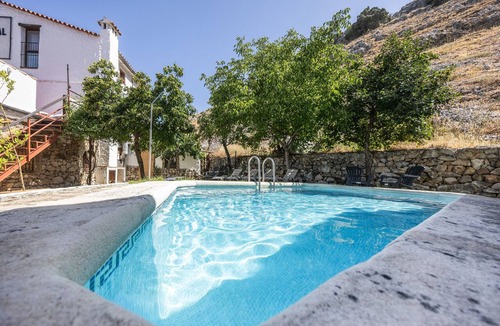 Benaocaz Apartment | Hostal Posada El Parral – Private Pool and Restaurant in the Sierra de Cádiz