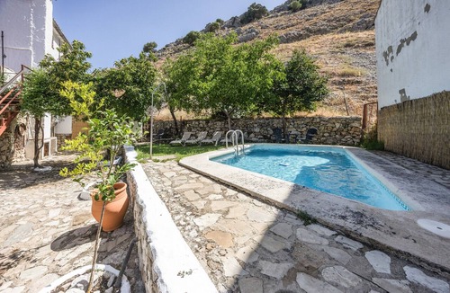 Benaocaz Apartment | Hostal Posada El Parral – Private Pool and Restaurant in the Sierra de Cádiz