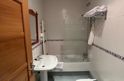 Mombeltran House | Hostal Villa el Colmenar