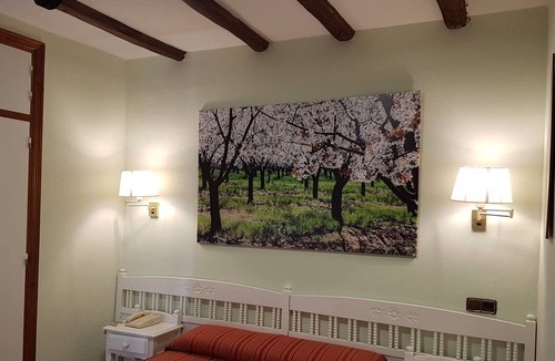 Madrigal de la Vera Hostel | Hosteria Doña Conchi