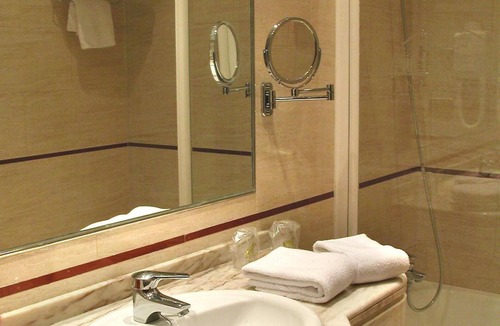 Los Palacios y Villafranca Hotel | Hotel Manolo Mayo