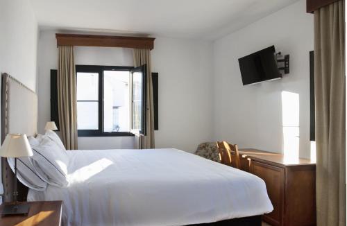 Olvera Hotel | Hotel Tugasa Sierra y Cal