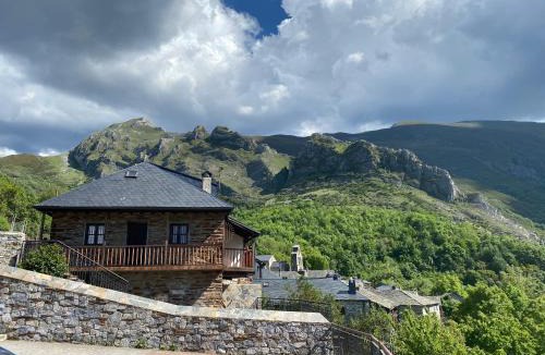 San Esteban de Valdueza Hotel | Hotel Valle del Silencio