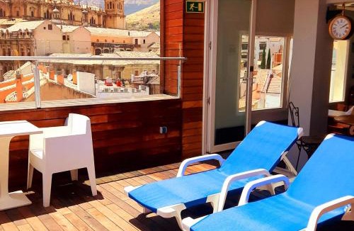 Jaen Hotel | HOTEL XAUEN en pleno centro con acceso autorizado y a 100m de la Catedral