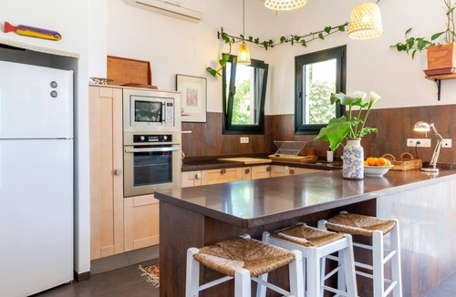 Niguelas Cottage | house with swimming pool and private yoga studio