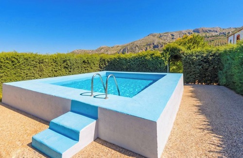 Canete la Real Villa | Huerta Nueva Cuevas del Becerro by Ruralidays