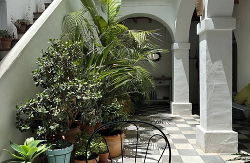 San Ambrosio House | Huge traditional house with central patio in historic village