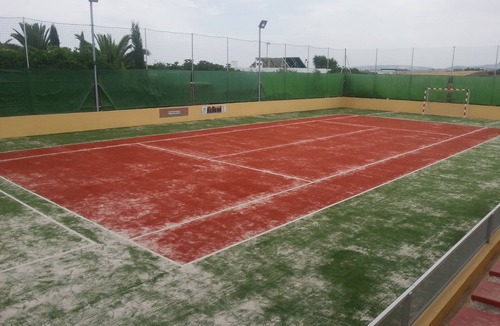 La Puebla de Cazalla House | ideal bungalow for families with children, parking and sports courts
