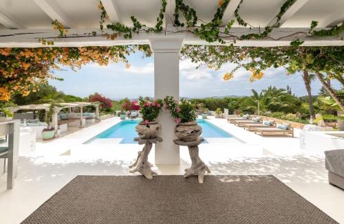 Sant Josep de sa Talaia Villa | Impressive Ibiza Villa El Zafiro 6 Bedrooms Private Gym & Views