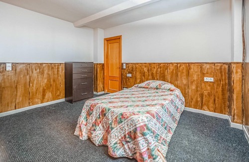 El Esparragal House | In a suburb of Murcia awaits you this authentic vacation home with beautiful garden and amenities.