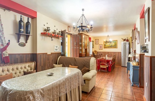 Archidona House | Inviting holiday home in Villanueva de Tapia with pool