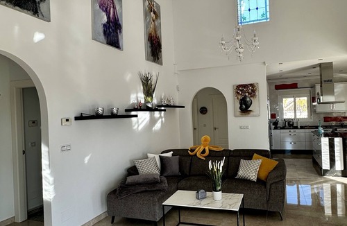 Quesada Villa | Is situated at Ciudad Quesada with beautiful sights to the salt lakes