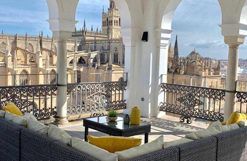 El Arenal Apartment | ISG Apartments The most Exclusive apartment in Sevillaparking