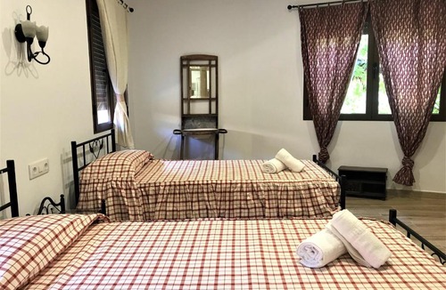Guijo de Santa Barbara Apartment | La Almazara Del Guijo