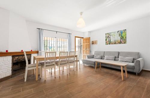 La Cala del Moral House | La Casa de la Cala del Moral
