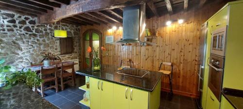 Banos de Montemayor House | La Casa de Su