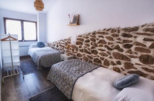 Navalcan House | La Casina Casa rural con piscina privada y patio cerca de Gredos