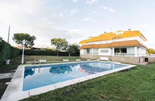 Los Negrales Villa | La Casona Imperial