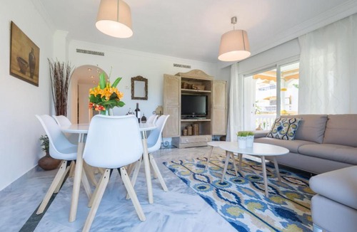 Marbella Apartment | La Dama de Noche Apartment in Puerto Banús