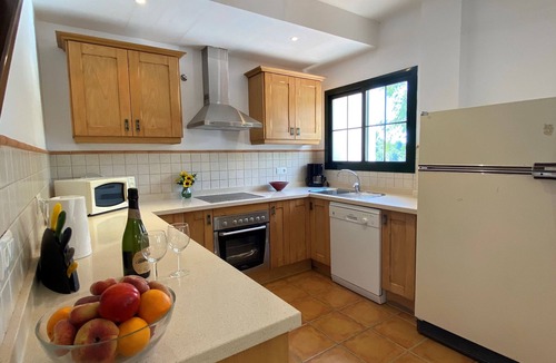Malaga-Este Villa | La Higuera Converted stables at Padre Aviles, Pool, Tennis, Family-Friendly