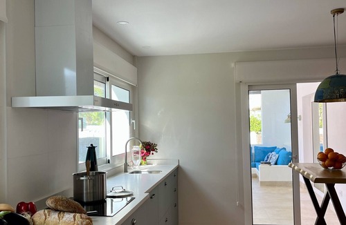 Cabo Roche Villa | La Marea Azul, less than 100m to the beach. Recently refurbished