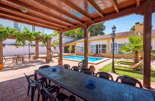 Fuente de Piedra Villa | La Torre, viewpoint villa of the lagoon.