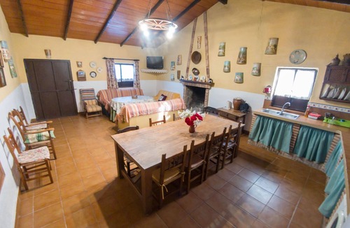 Canete la Real House | Landhaus Huerta la Lapa by Interhome