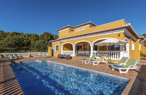 Urbanizacion La Mandarina Villa | Large and comfortable villa with private pool in Javea, Costa Blanca, Spain for 8 persons