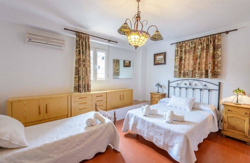 Alcaucin Hotel | Large Family House with Private Pool near the Beach