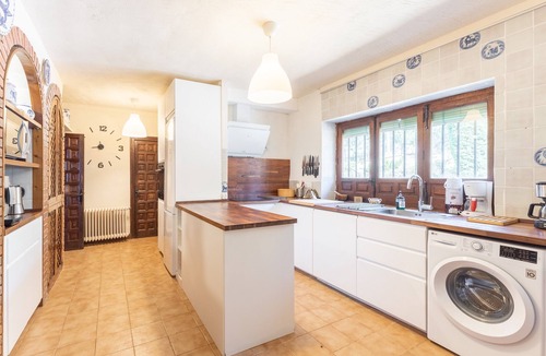 La Serrada House | Las Yernas: Rural House in Sierra de Gredos with Private Pool for Groups