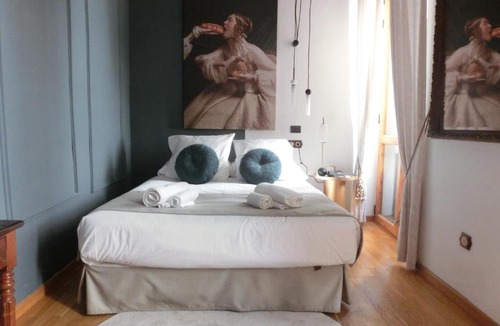 Barri Vell - Santa Creu Hotel | Les Monges Palace Boutique