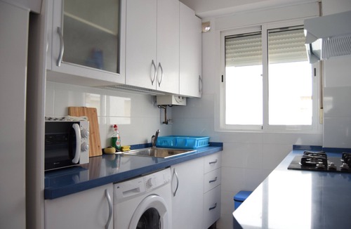 San Carlos-Tartessos Apartment | Light and Airy Apartment for 6 close to Santa Justa train station- Enjoy Sevilla