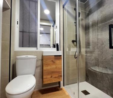 San Francisco-Ribera Apartment | Lineros