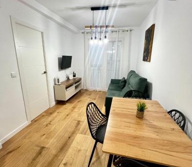 San Francisco-Ribera Apartment | Lineros