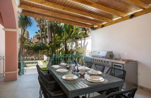 Puerto Banus Villa | Lorea Playa, Luxury 6 Bedroom Villa with Seaview