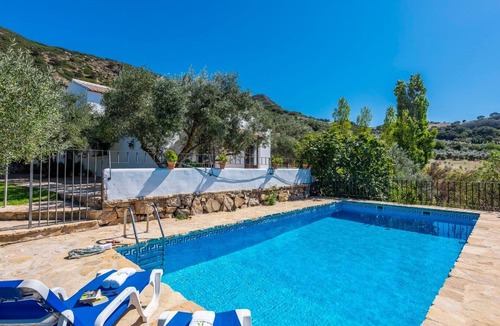 Antequera Villa | Los Olivos Antequera - Los Nogales by Ruralidays