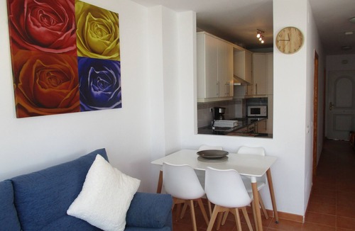 La Parata Apartment | Lovely 2 bedroom apartment, 5 minutes from beach, bars and restaurants.