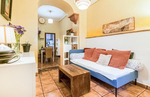 Santiago Apartment | Lovely Apartment In Cordoba With Wifi