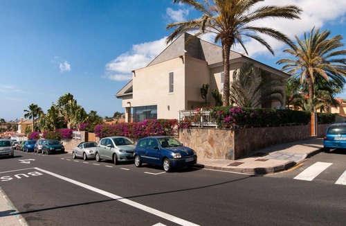 Sonnenland House | Lovely apartment in villa for 10 guests with private pool, WIFI, TV and patio