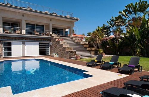 Sonnenland House | Lovely apartment in villa for 10 guests with private pool, WIFI, TV and patio