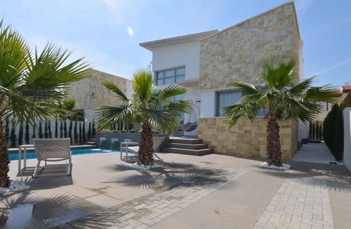 Quesada Villa | Lovely Villa in Ciudad Quesada with Private Pool